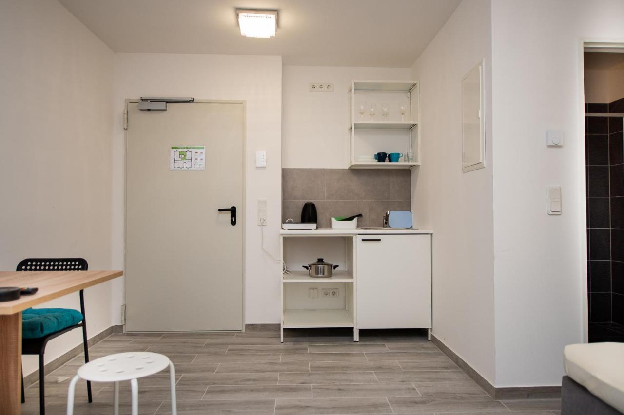 Modern Living Studio Kueche Netflix Inklusive Top Lage Nuremberg Bagian luar foto