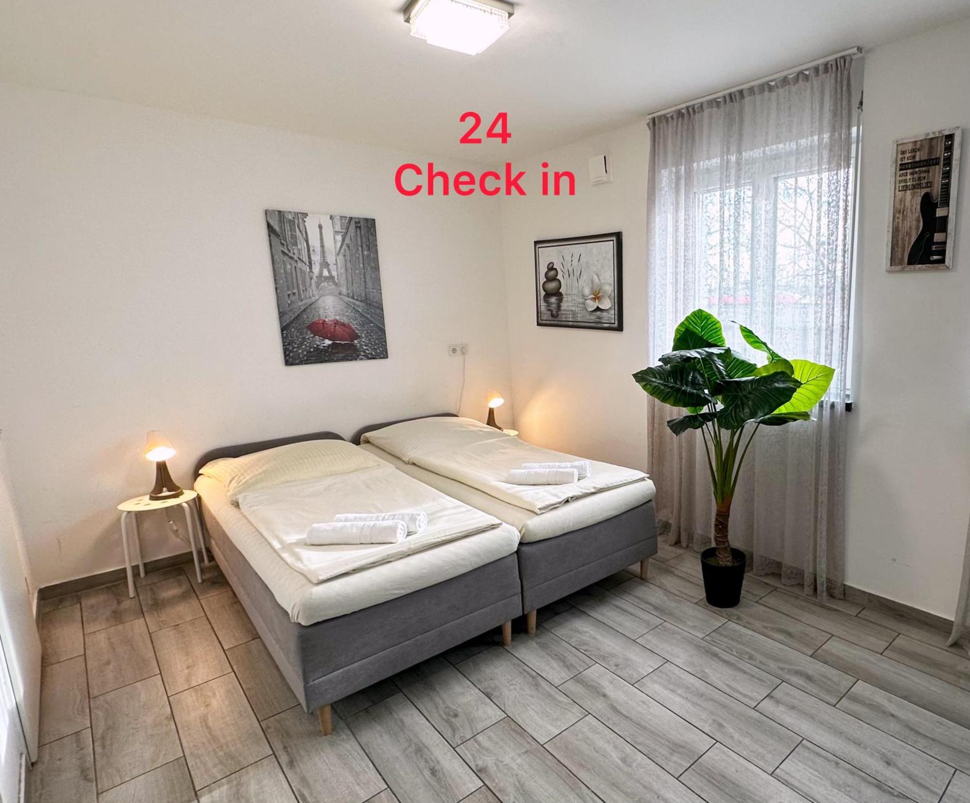 Modern Living Studio Kueche Netflix Inklusive Top Lage Nuremberg Bagian luar foto