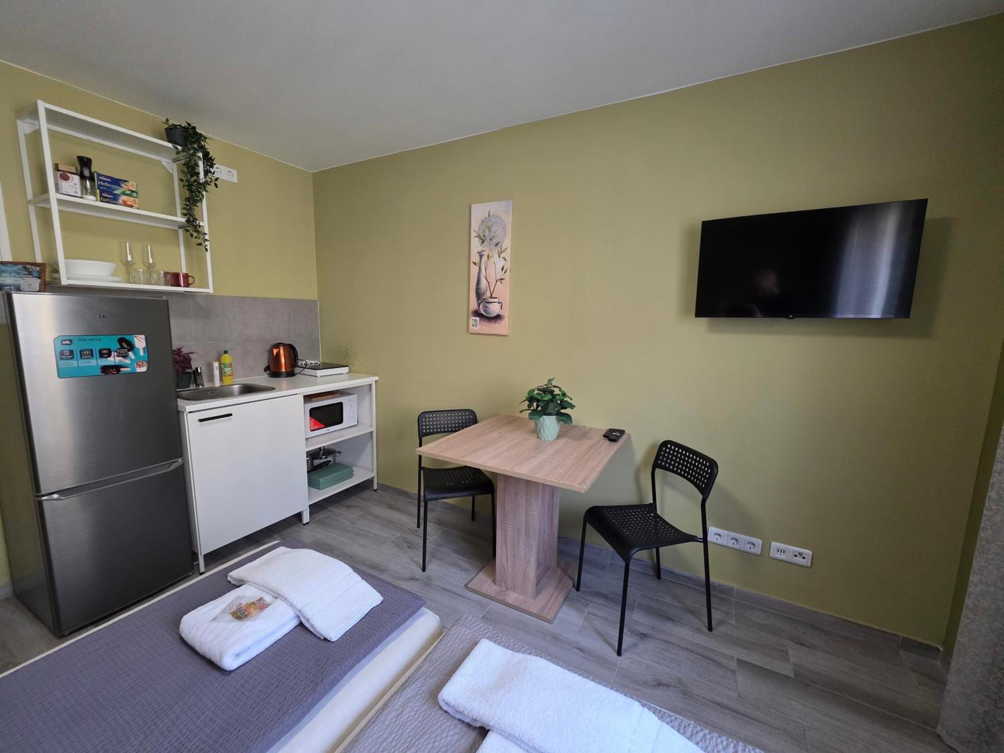 Modern Living Studio Kueche Netflix Inklusive Top Lage Nuremberg Ruang foto
